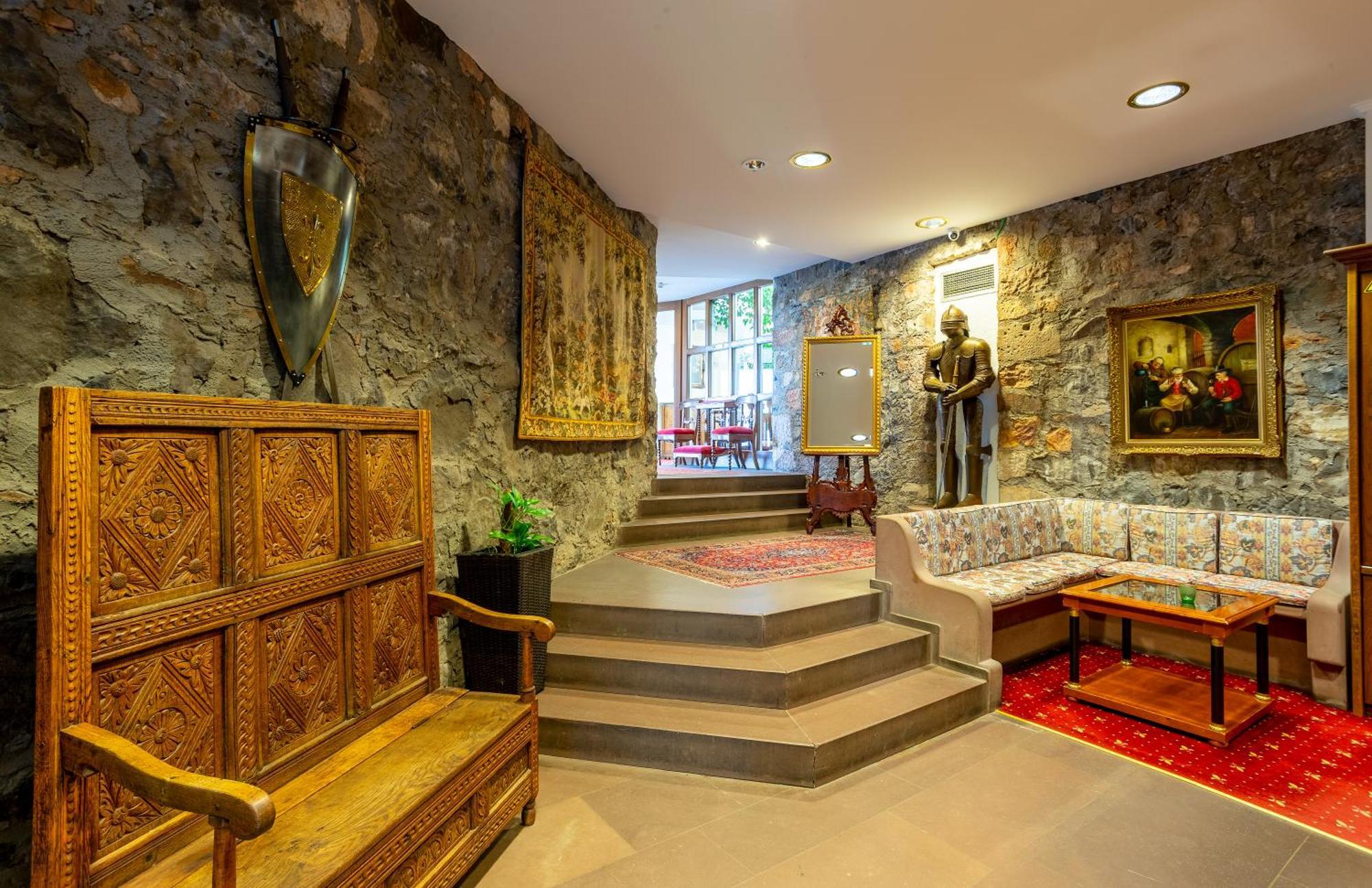Burghotel Staufenberg Staufenberg  Esterno foto