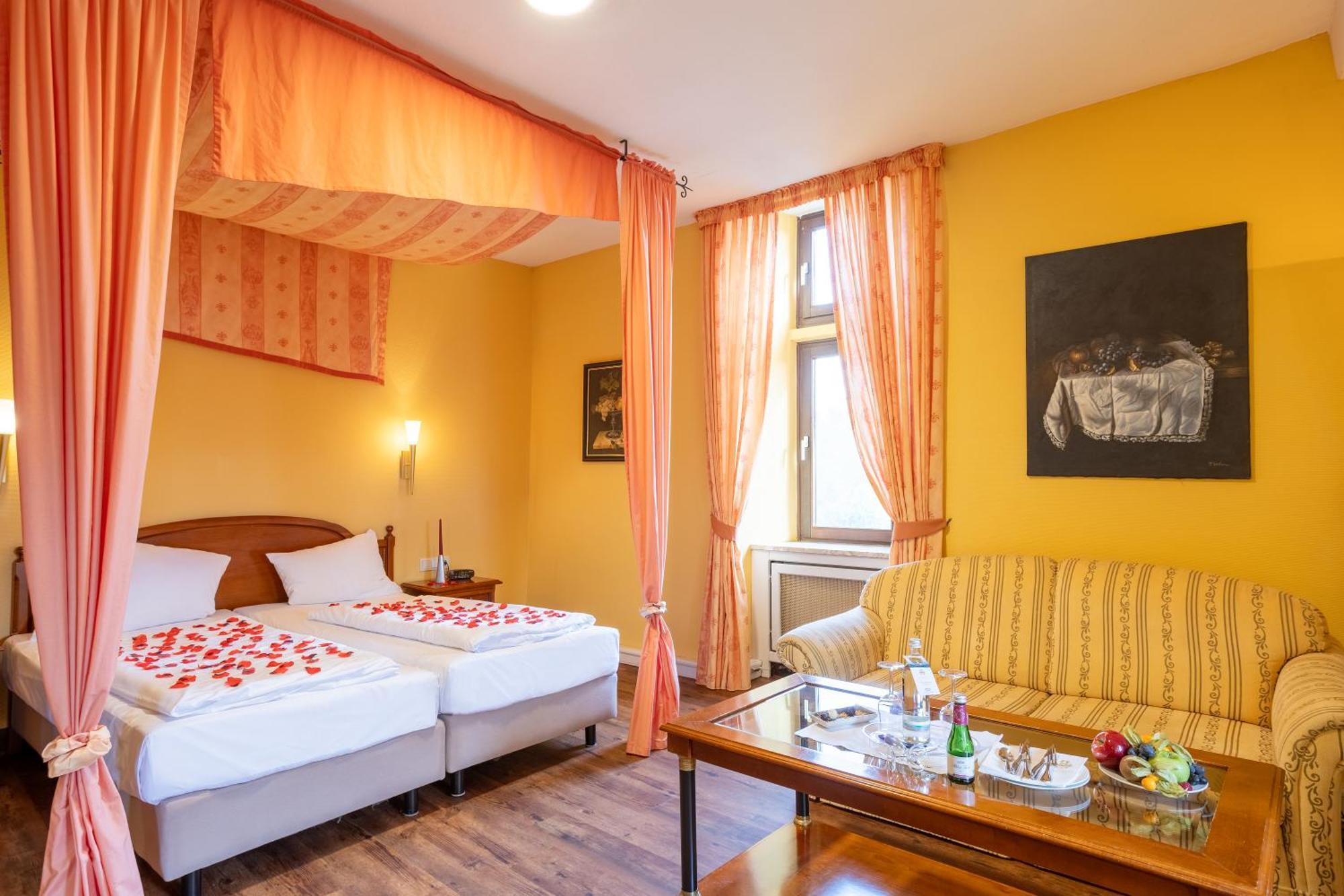 Burghotel Staufenberg Staufenberg  Esterno foto