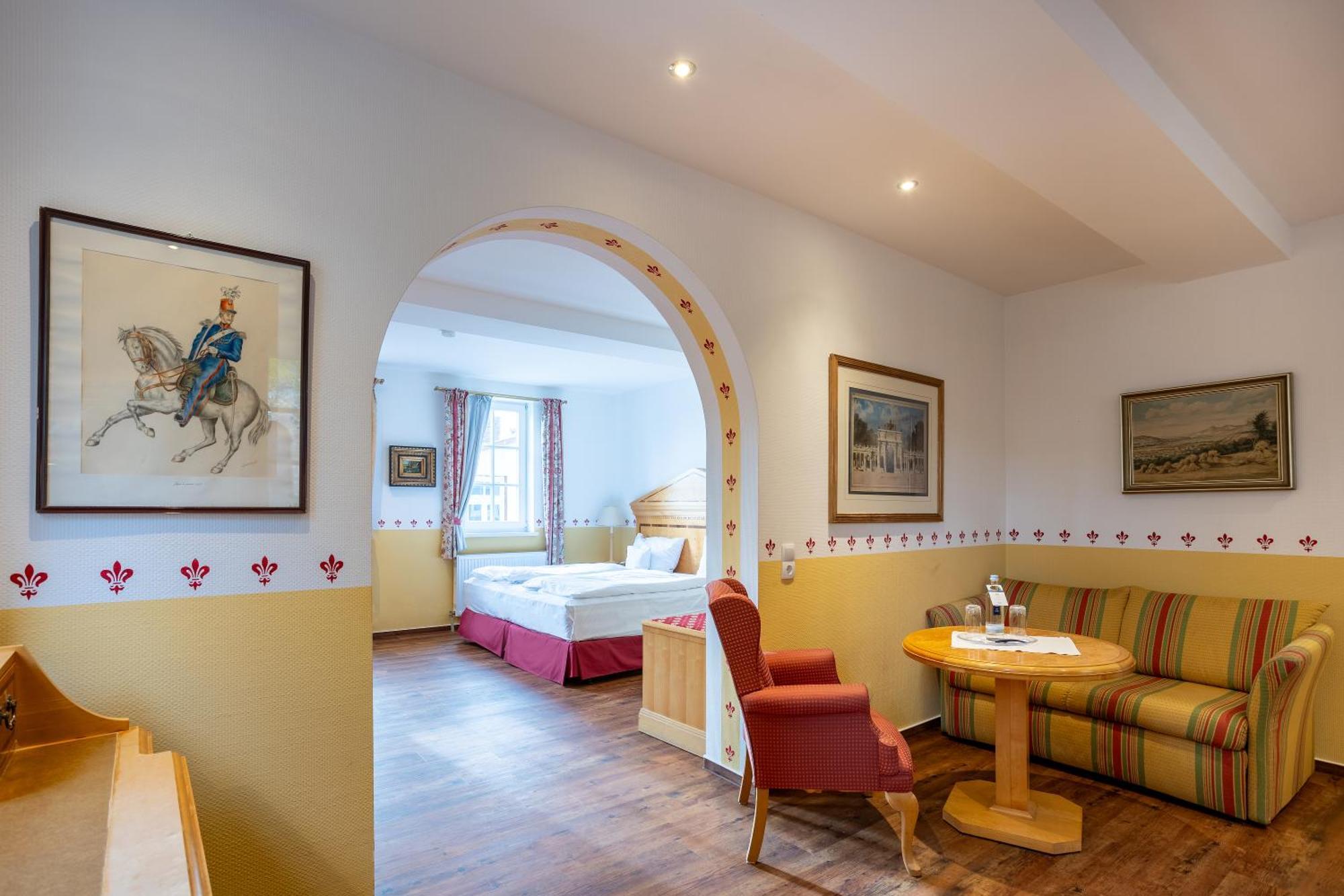 Burghotel Staufenberg Staufenberg  Esterno foto