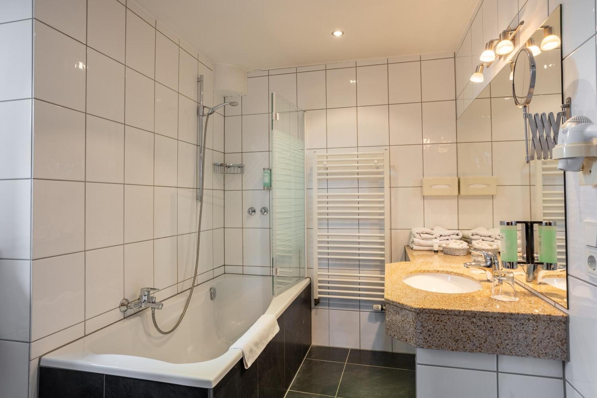 Burghotel Staufenberg Staufenberg  Esterno foto
