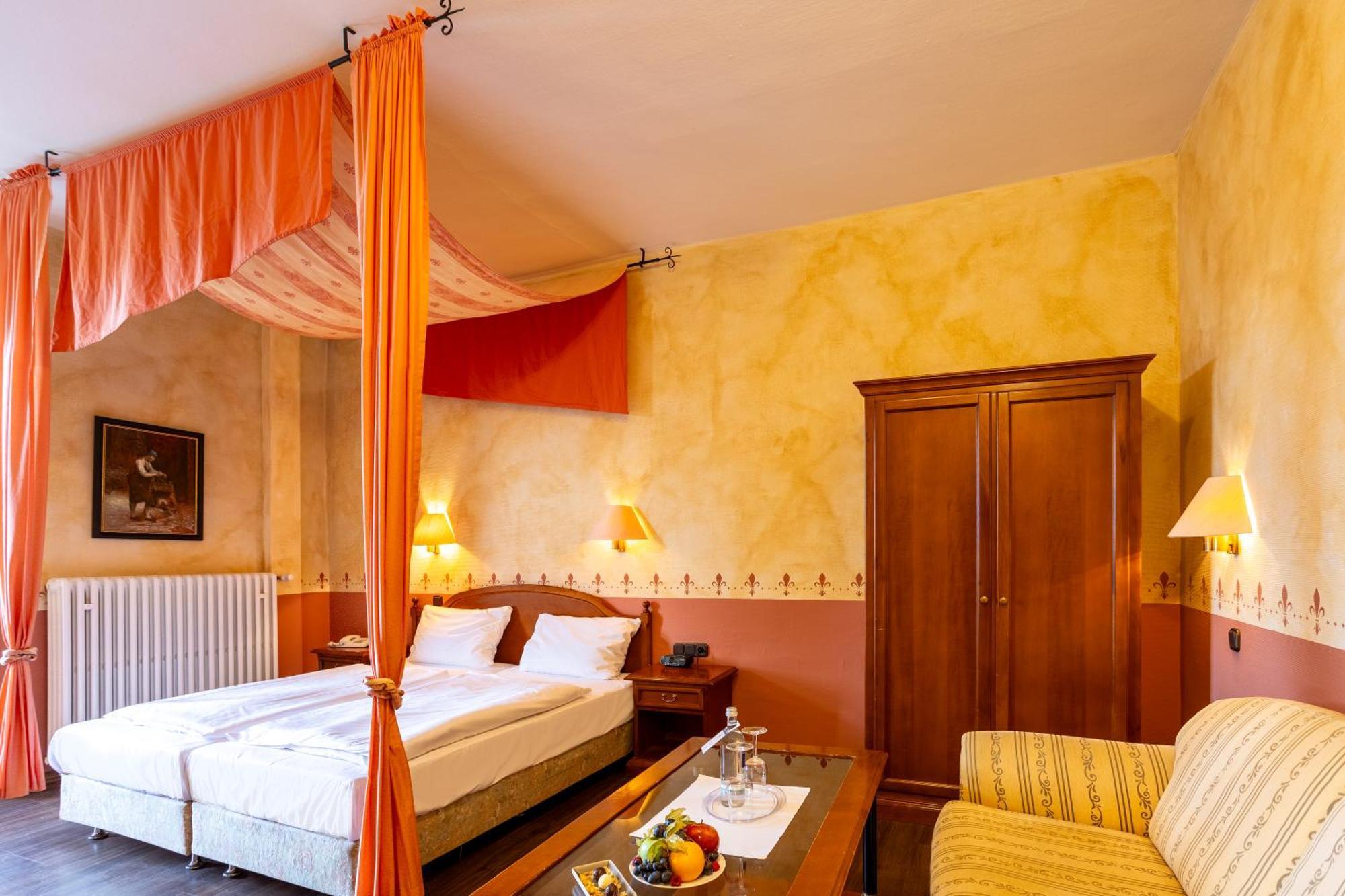 Burghotel Staufenberg Staufenberg  Esterno foto