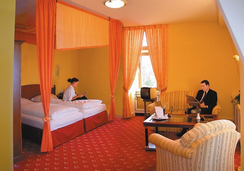 Burghotel Staufenberg Staufenberg  Esterno foto