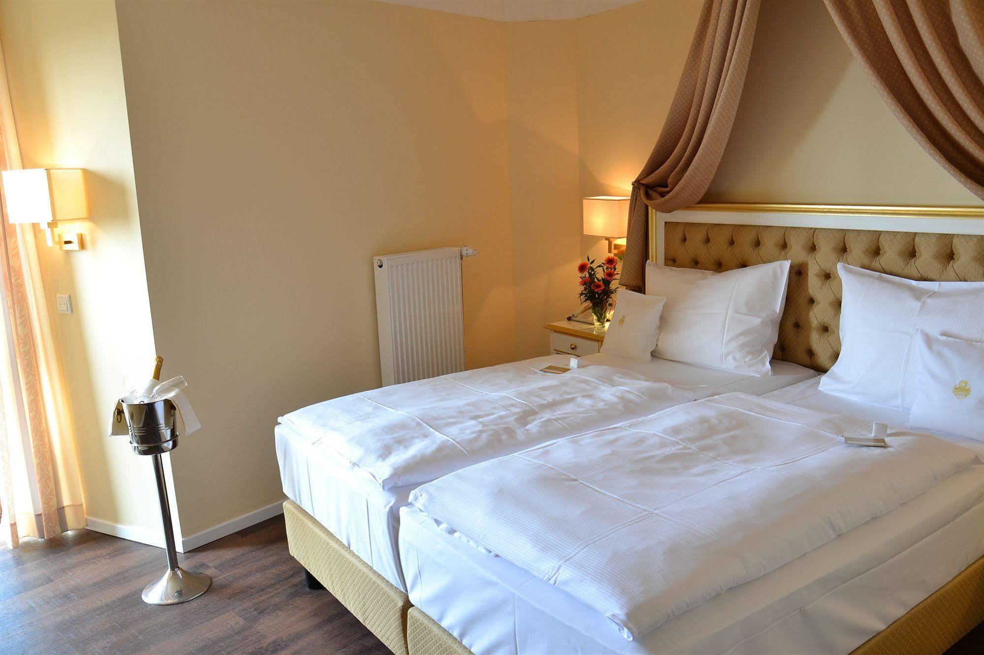 Burghotel Staufenberg Staufenberg  Esterno foto